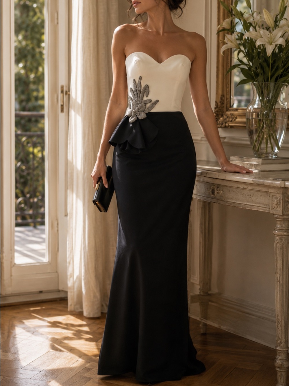 Chiara Boni La Petite Robe Grenawa Appliqué
Sleeveless Dress 802 Cream/Black